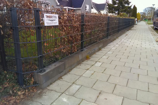 Dubbelstaafmat 6-5-6 koker staanders gecoat