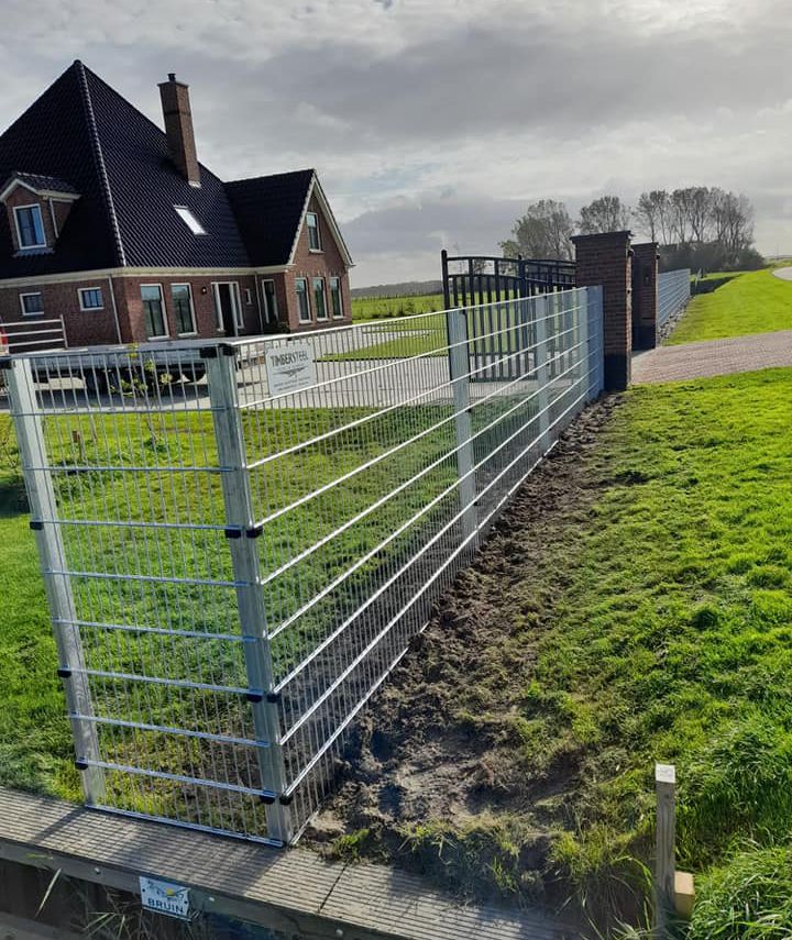 Dubbelstaafmat 8-6-8 koker staanders verzinkt